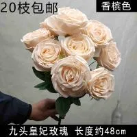 Букет чашеобразных роз кремовый