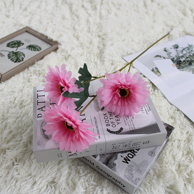 тройная гербера розовая