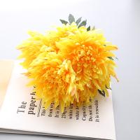 букет огромных хризантем 5 голов желтый