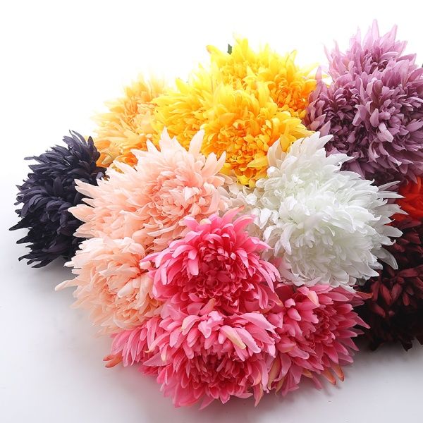 букет огромных хризантем 5 голов красный