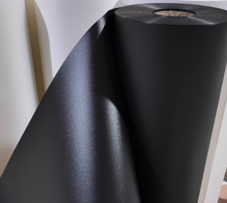 рулон матового черного пластика 3 м, толщина 0,5
