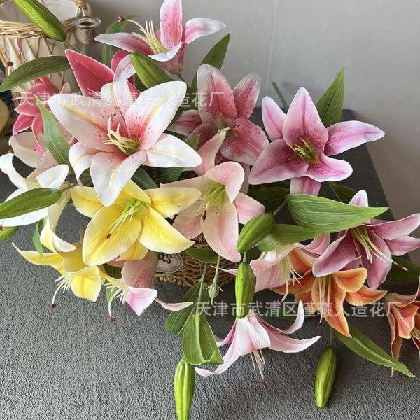 лилия 3D белая